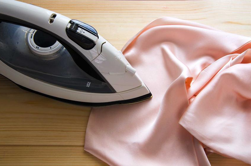 Как гладить шелк: проверенные способы и приемы