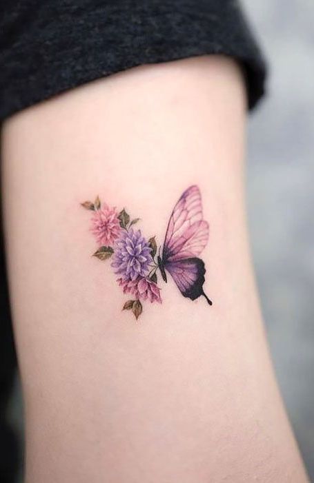 Топ-30 шикарных татуировок с цветами для женщин