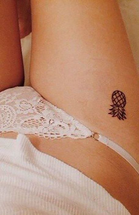 Топ-20 сексуальных татуировок на бедрах для женщин