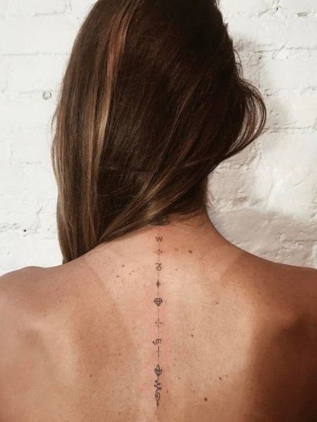 20 невероятных идей татуировок на позвоночнике для женщин и мужчин