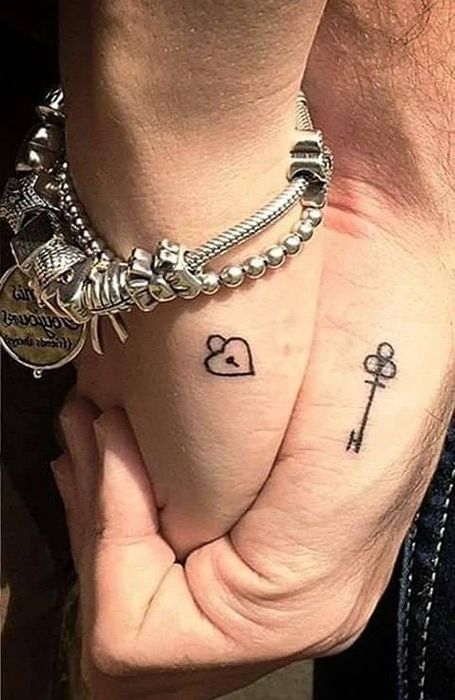 Топ-35 милых парных татуировок для влюбленных