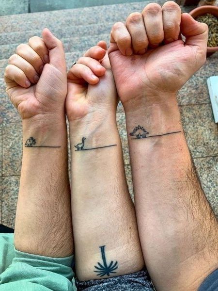 Топ-28 символичных татуировок для братьев и сестер