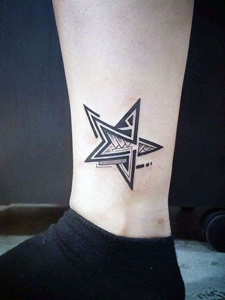 Топ-50 крутых татуировок со звездами для женщин и мужчин