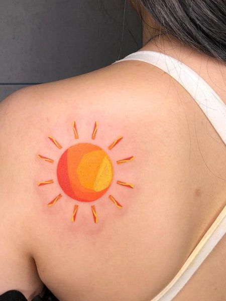 Топ-20 лучших татуировок солнца для женщин